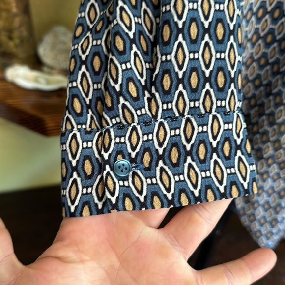 Pleione Button Down Shirt With Front Tie - Picture 5 of 9